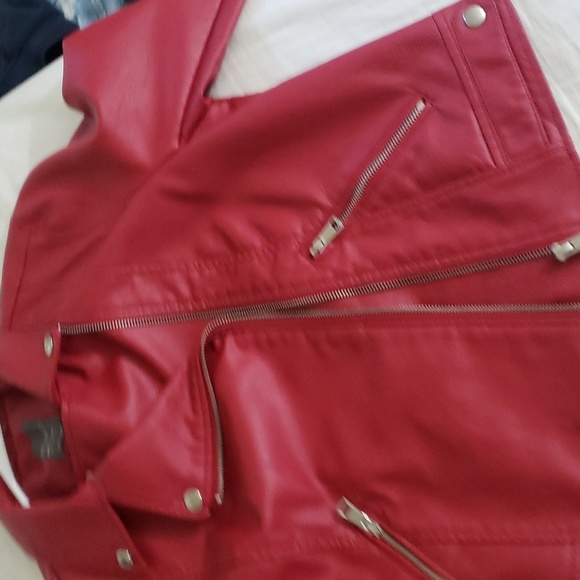 Red faux leather jacket from primark fits like a medium size - Picture 12 of 14